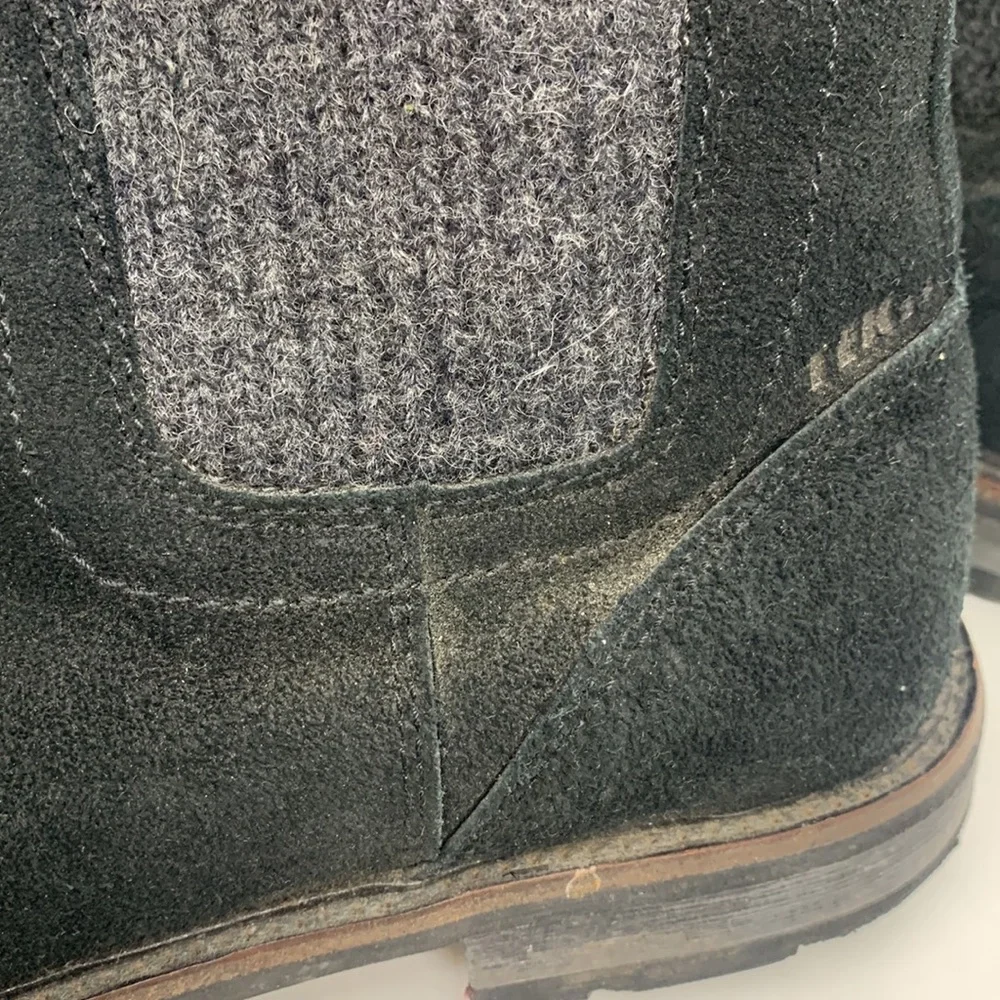 L.L. Bean *Flaw East Point Chelsea Suede Boot Black (8 1/2 Medium) Winter Snow